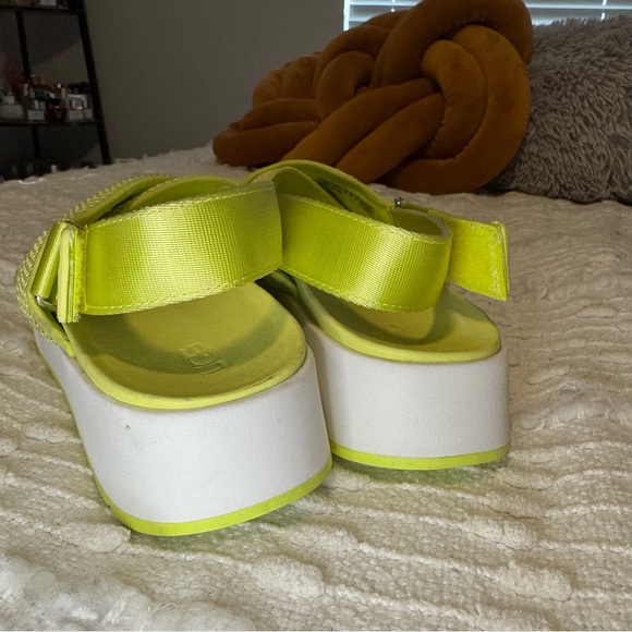 UGG Nella Sandals - Picture 6 of 8